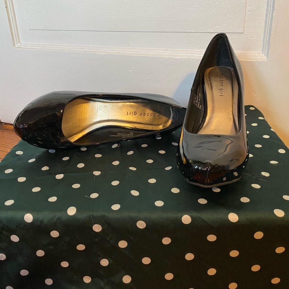 Madden Girl Size 8.5 Patent Leather Pumps Size 8.5 LIKE NEW